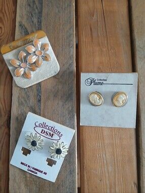Set Of 3 Pairs Of Vintage Earrings Retro/Mid-century/1950-1980/